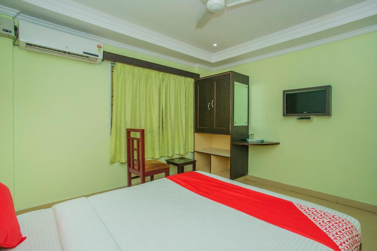 Oyo 25121 Bns Lodge Bangalore Eksteriør billede