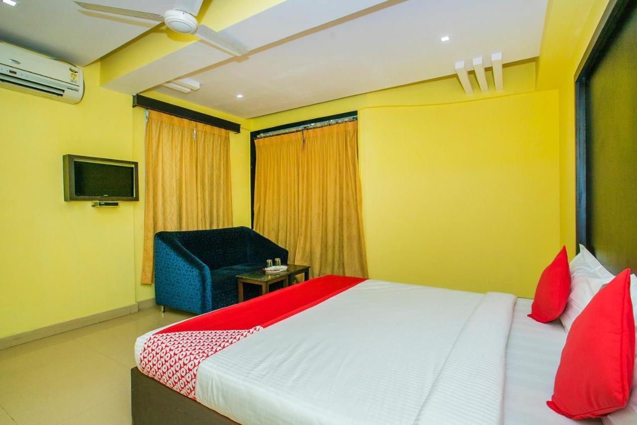Oyo 25121 Bns Lodge Bangalore Eksteriør billede
