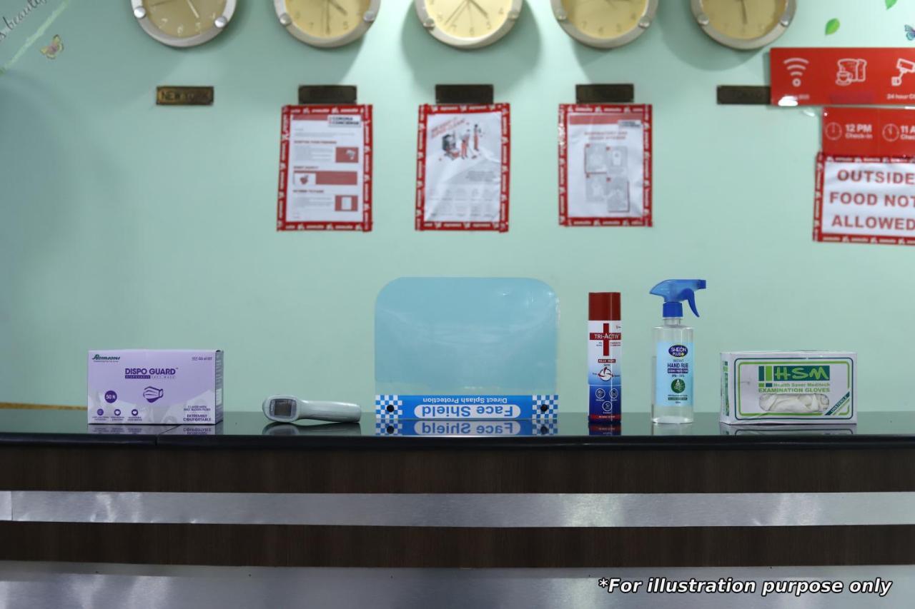 Oyo 25121 Bns Lodge Bangalore Eksteriør billede