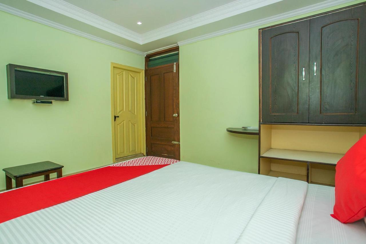 Oyo 25121 Bns Lodge Bangalore Eksteriør billede