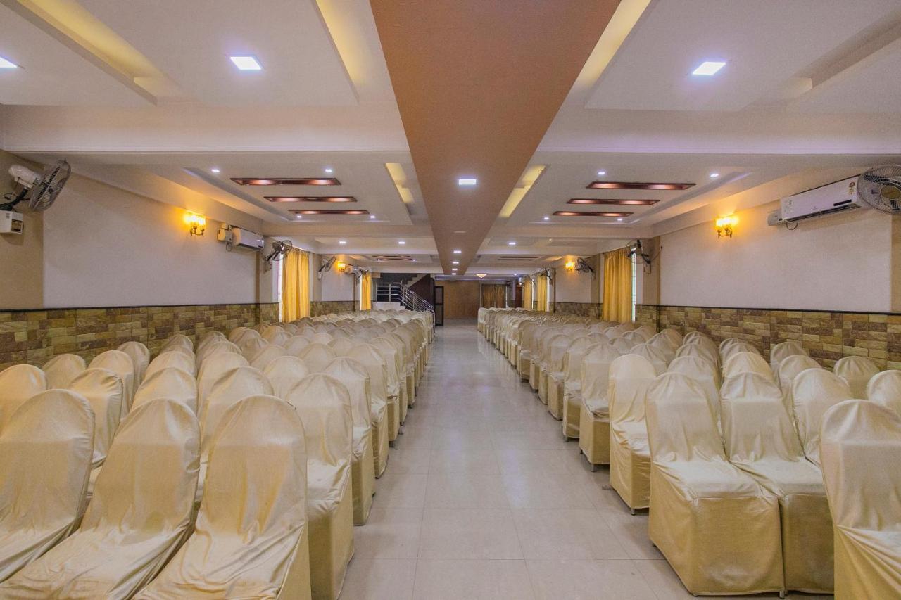 Oyo 25121 Bns Lodge Bangalore Eksteriør billede