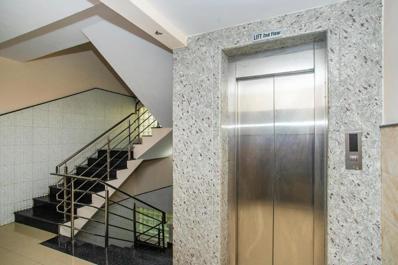 Oyo 25121 Bns Lodge Bangalore Eksteriør billede