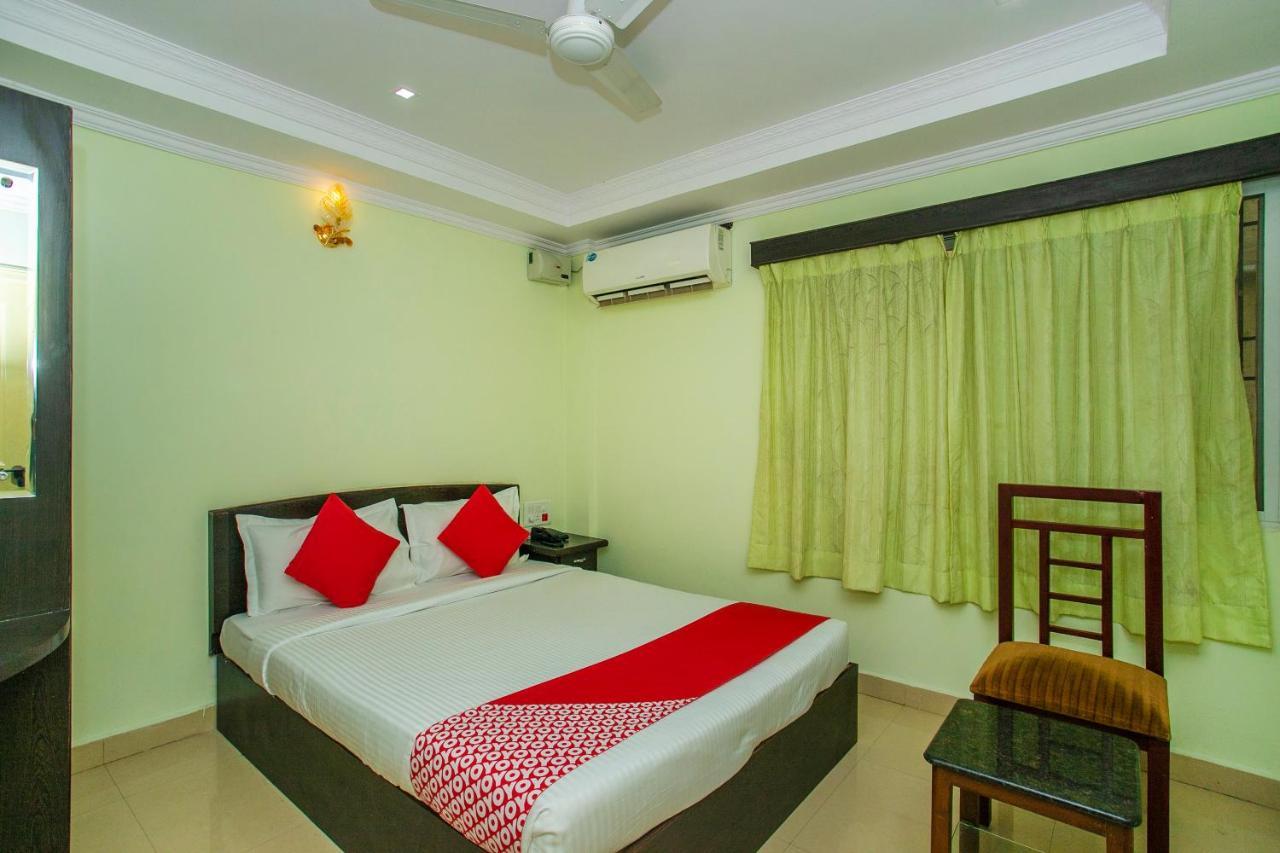 Oyo 25121 Bns Lodge Bangalore Eksteriør billede