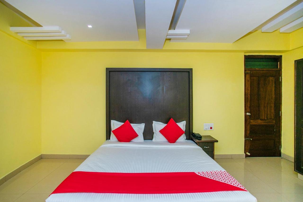 Oyo 25121 Bns Lodge Bangalore Eksteriør billede