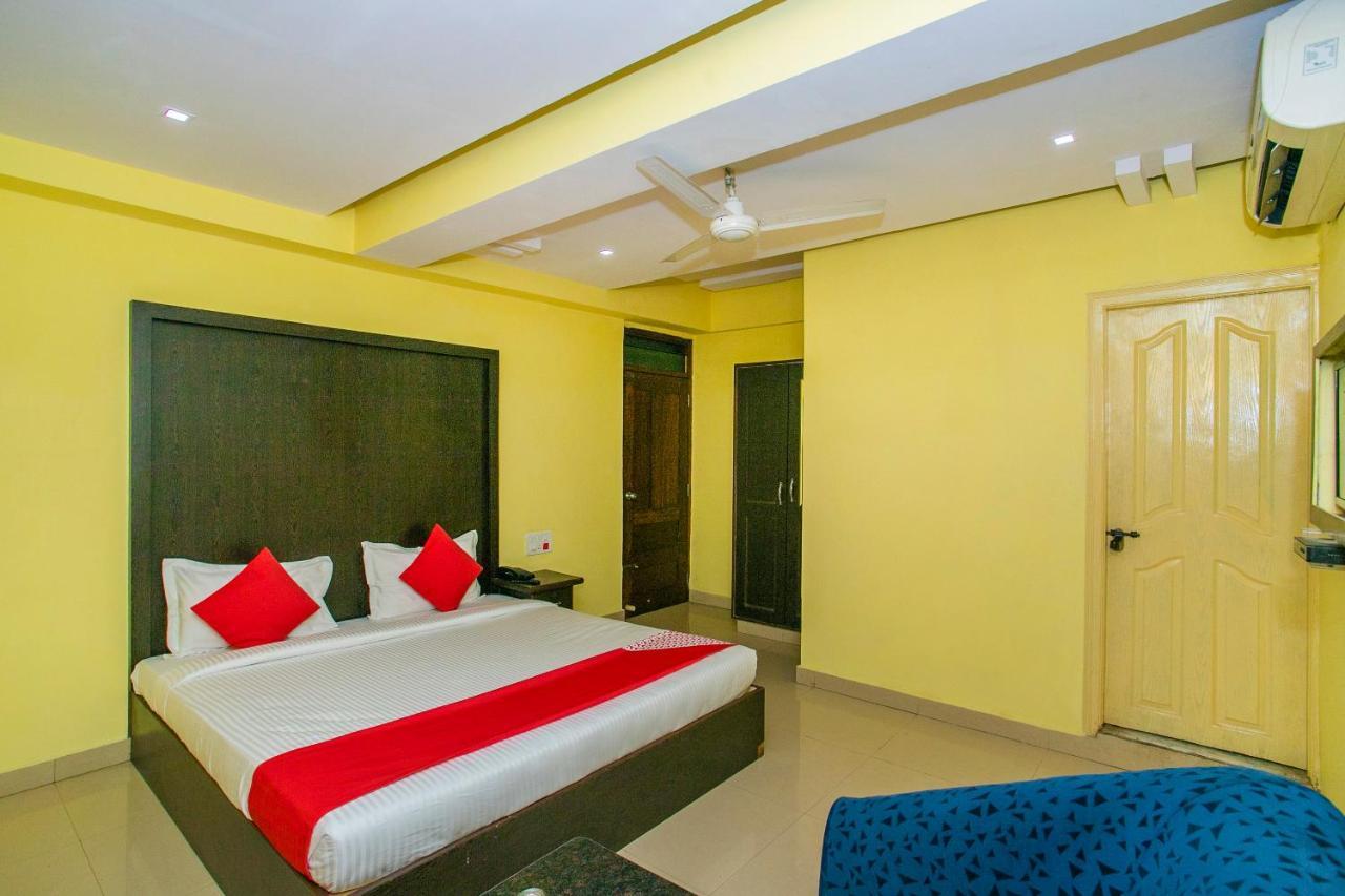 Oyo 25121 Bns Lodge Bangalore Eksteriør billede
